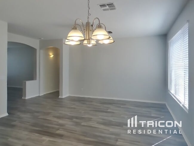 Photo - 4333 E Ivanhoe St