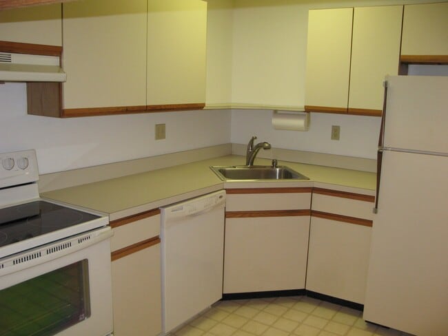 Photo - 121 Cluff Crossing Rd Unit Apt 24