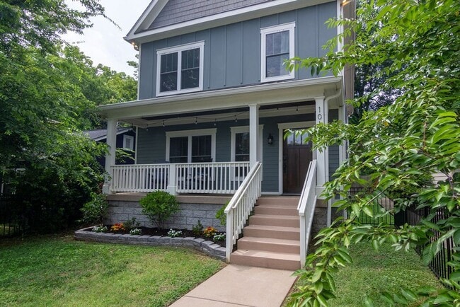 Building Photo - Great cottage house just off Ellington Pkwy-close to downtown!