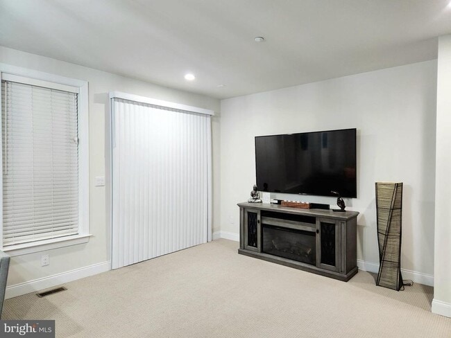 Photo - 12 Sassafras Ln