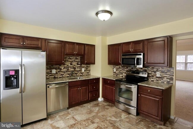 Photo - 2215 N Somerset St