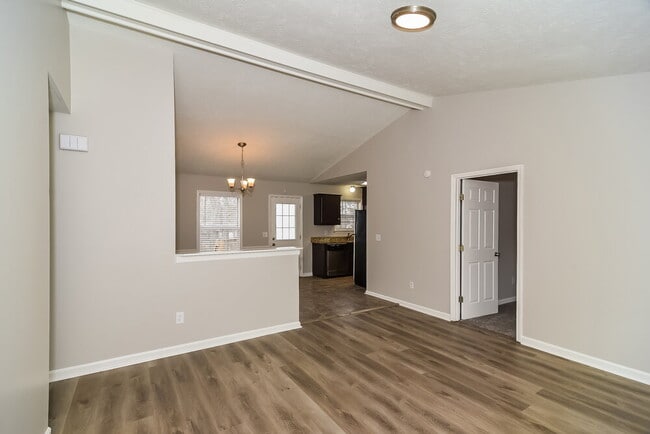 Photo - 425 Jonesboro Ct