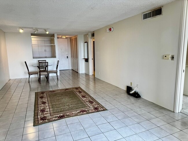 Photo - Yacht Harbor Towers- Diamond Head towers-9th floor-Marina/ocean views.