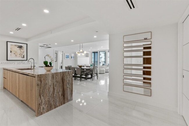 1500 Ocean Dr Unit 1003