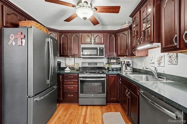 Photo - 30745 Iroquois Dr