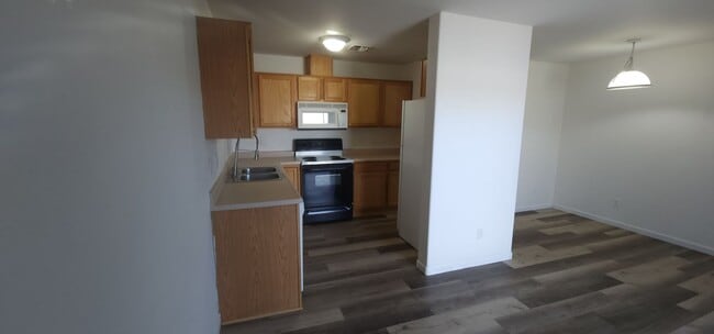Building Photo - 720 Sunny Ln Unit C