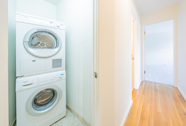 Photo - Sunset Country Club Plaza Apartments