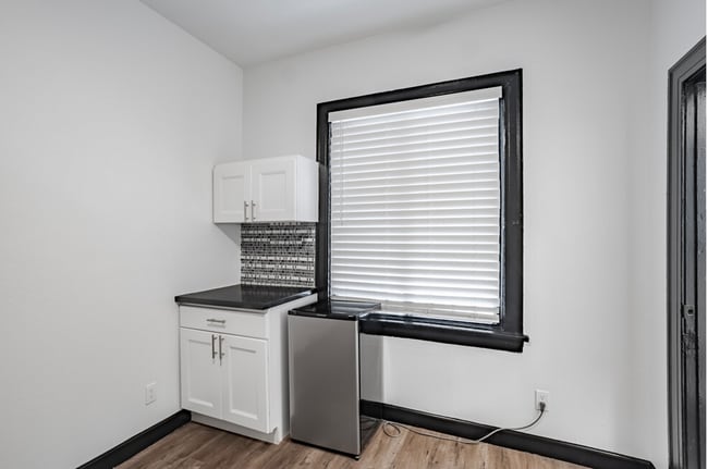 Photo - St. Moritz Apartments