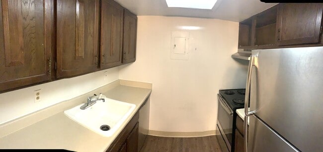 Photo - 1200 Golden Cir