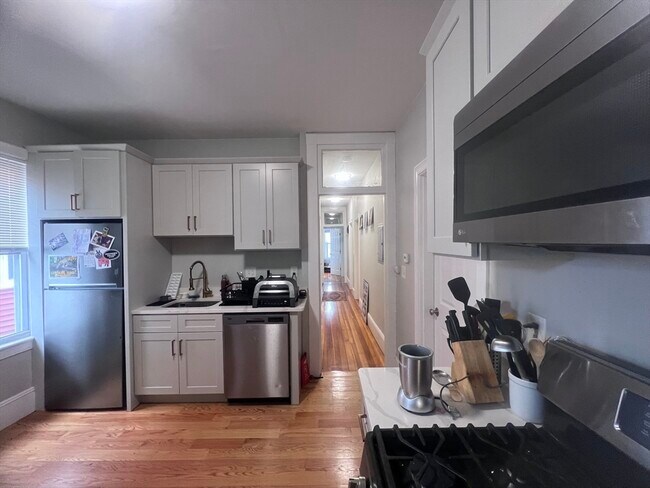 Photo - 247 L St Unit 2