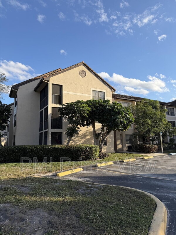 Photo - 4401 W McNab Rd