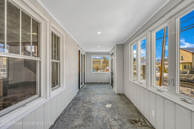 Photo - 2124 Shawnee Ave