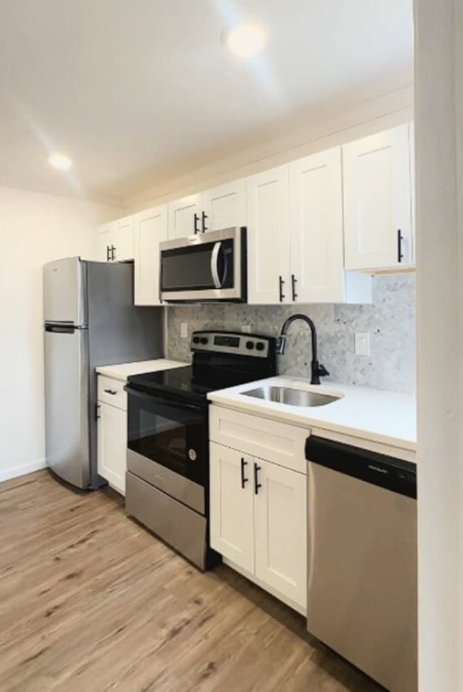 Photo - 1807 W Albanus St Unidad 2