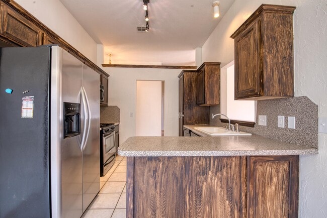 Photo - 1220 Eastridge Dr