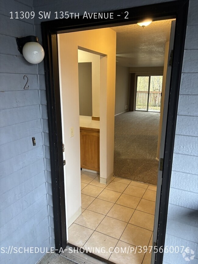 Building Photo - 3 BD 2BA 1100 sq ft w/ GARAGE, W/D hk up, ... Unit 2 Rental