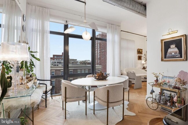 Building Photo - 520 John Carlyle St Unit 408