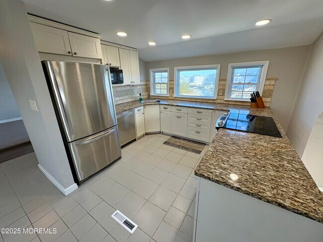 24 Richard Dr