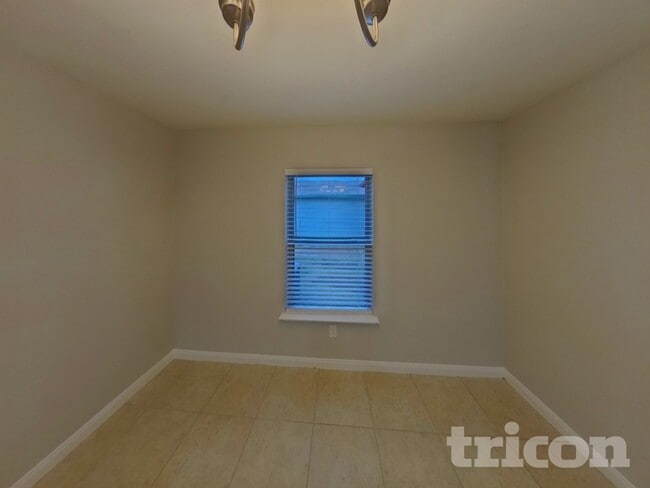 Photo - 185 Presidents Way