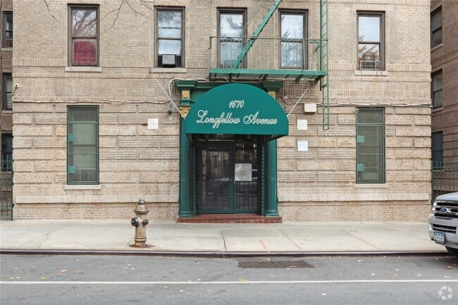 Building Photo - 1670 Longfellow Ave Unit 4B Rental
