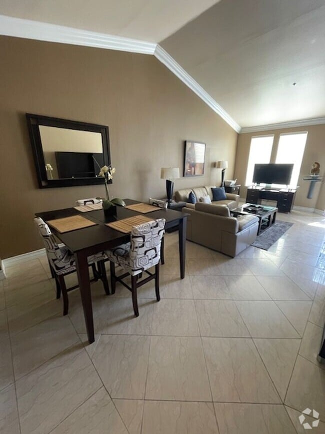 Building Photo - Meridian TOP FLOOR Furnished 1 bed | 1 bat... Rental