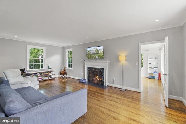 Photo - 3901 Woodbine St