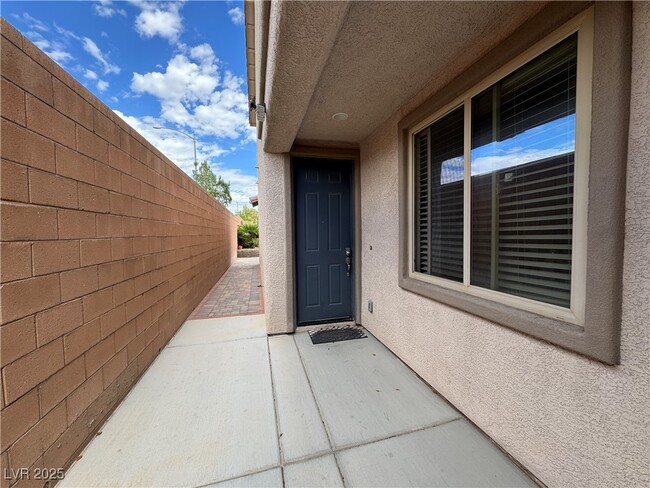 Building Photo - 3369 Graceful Orchid St Unit B