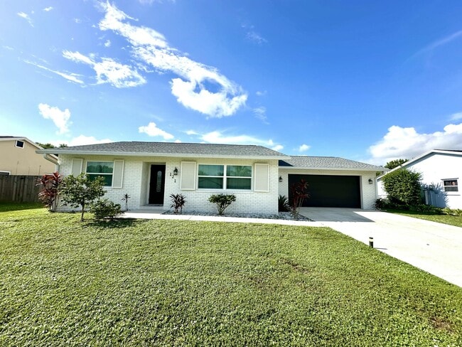 Building Photo - 121 Eider Ct