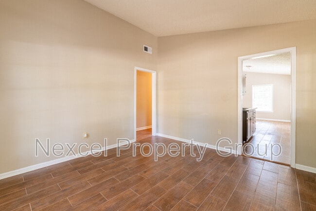 Photo - 8106 Elmbrook Dr
