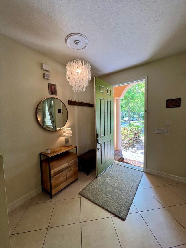 Photo - 174 Lismore Ln