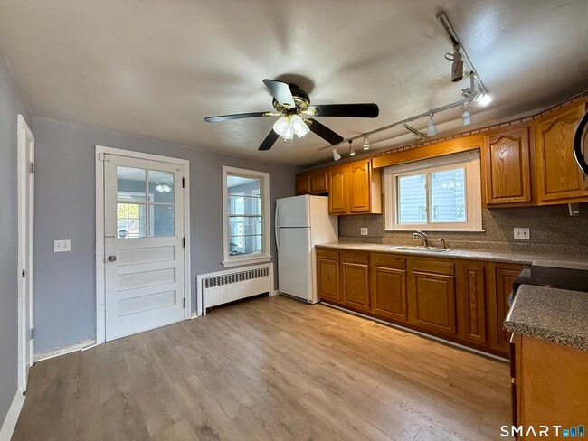 Photo - 37 Alexander Ave Unidad 1