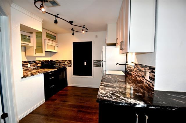 Building Photo - 3121 Sondra Dr Unit 204 Rental