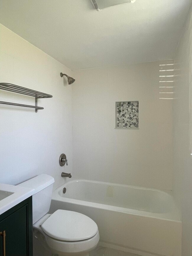 Photo - 316 SE 1st St Unit 4