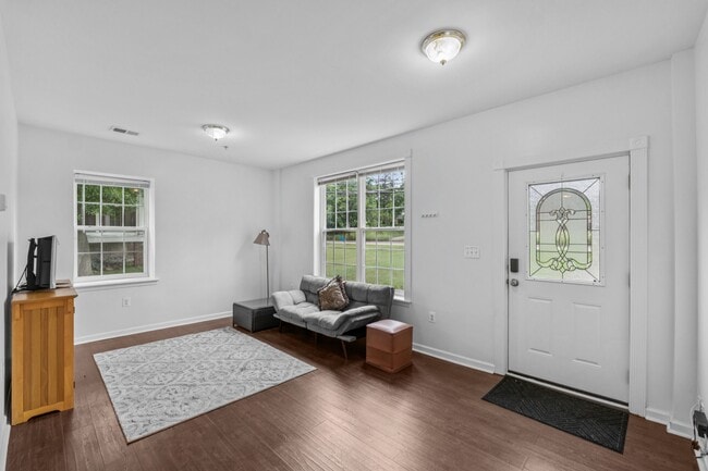 Photo - 4813 Calvert Rd