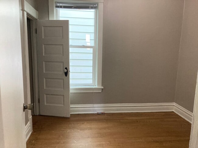 Photo - 224 E 6th St Unit Apt 1