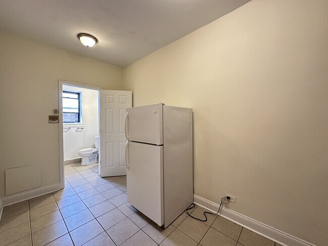 Photo - 4856 N Damen Ave Unidad 302