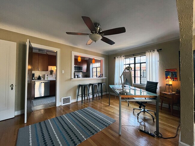 Photo - 543 W Breckenridge St Unit # B