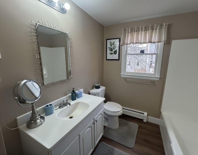 Photo - 74 N Whitney St