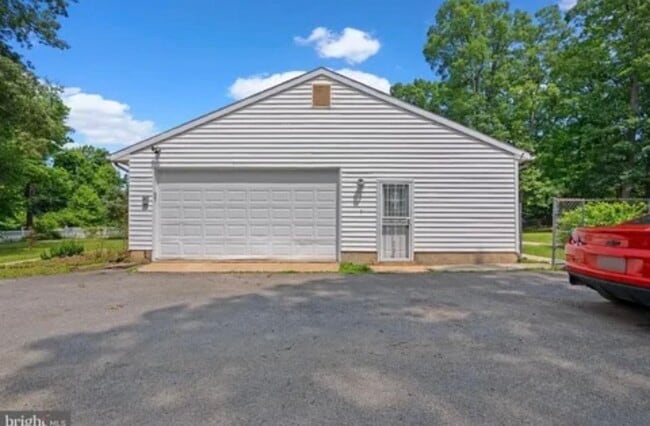Building Photo - 6715 McKeldin Dr Rental