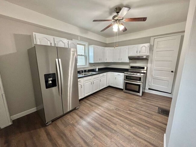 Photo - 6407 Dibble Ave