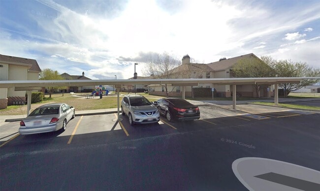 Photo - 256 W 3rd St