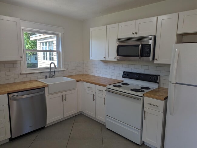 Photo - 2121 Price Ave
