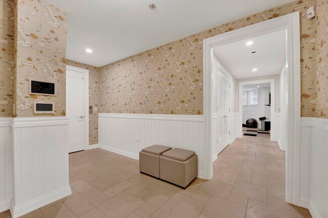 Photo - 103 E Chestnut St