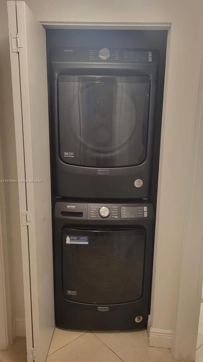 18800 NE 29th Ave Unit 521