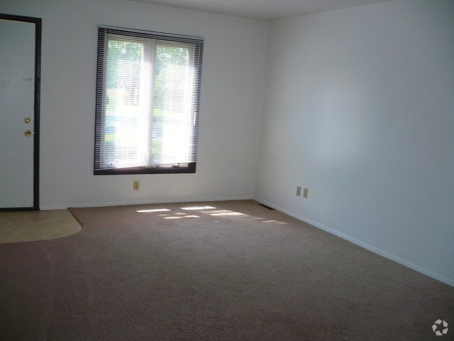 Sala de estar - Pinecrest Apartments