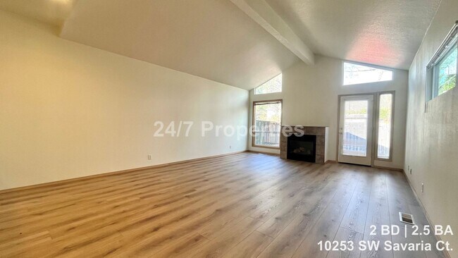 Photo - Spacious 2 BD | 2.5 BA Townhome w/ Vaulted Ceilings - Beaverton