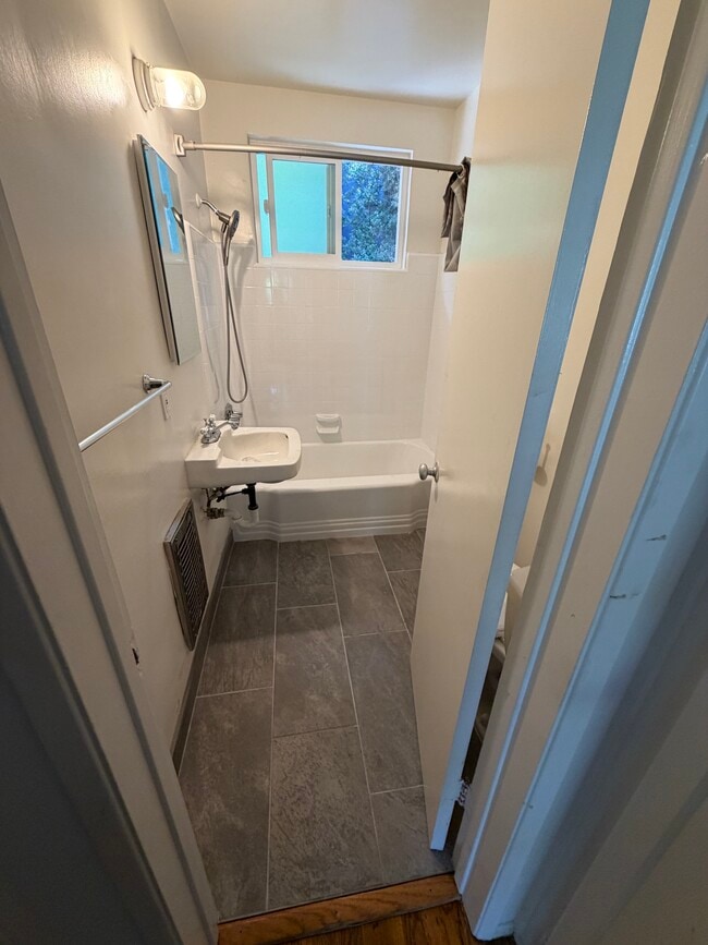 1760 Silver Lake Blvd Unit 1