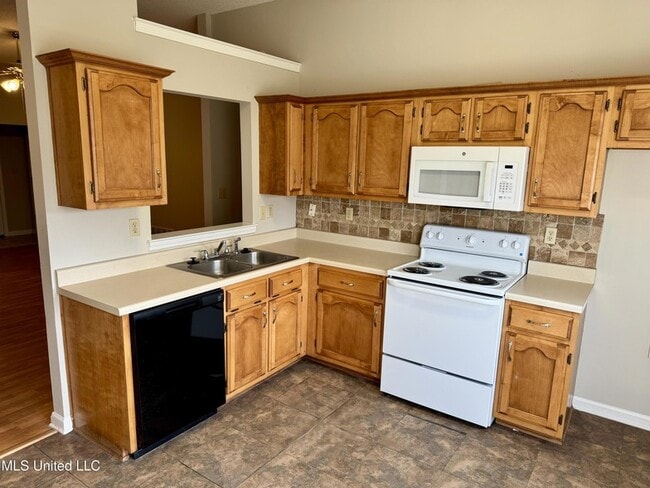 Photo - 8289 Clubview Dr