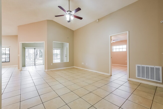 Photo - 1629 Sunburst Way