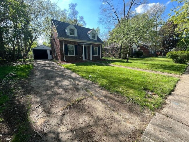 Photo - 16833 Brady St House