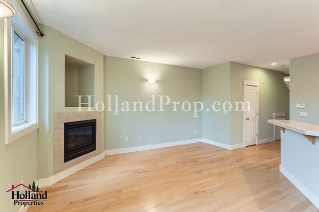 Photo - Bright & Spacious 3-Bedroom Townhome in a Prime Location!